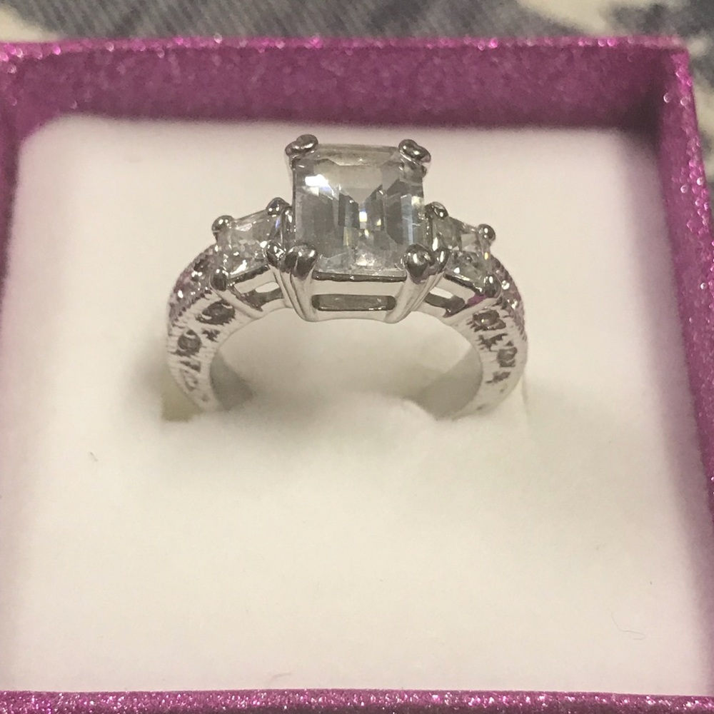 Gorgeous CZ ring in silver clad in 18k white gold